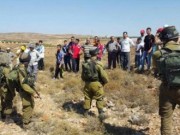 قوات الاحتلال تخطر مزارعين بوقف العمل في أراضيهم غرب بيت لحم