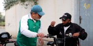 أبو علاء الدنف... سبعيني يمارس رياضة سباق الدراجات