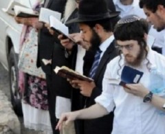 قناة عبرية: السماح للمستوطنين بأداء طقوس «تلمودية» في المسجد الأقصى