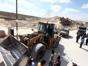 الاحتلال يستولي على جرافة في قرية المغير شمال رام الله