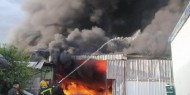 اندلاع حريق كبير بمصنع في مدينة قلقيلية