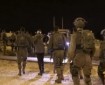 فيديو | قوات الاحتلال تعتقل شابا من مخيم عسكر الجديد شرق نابلس